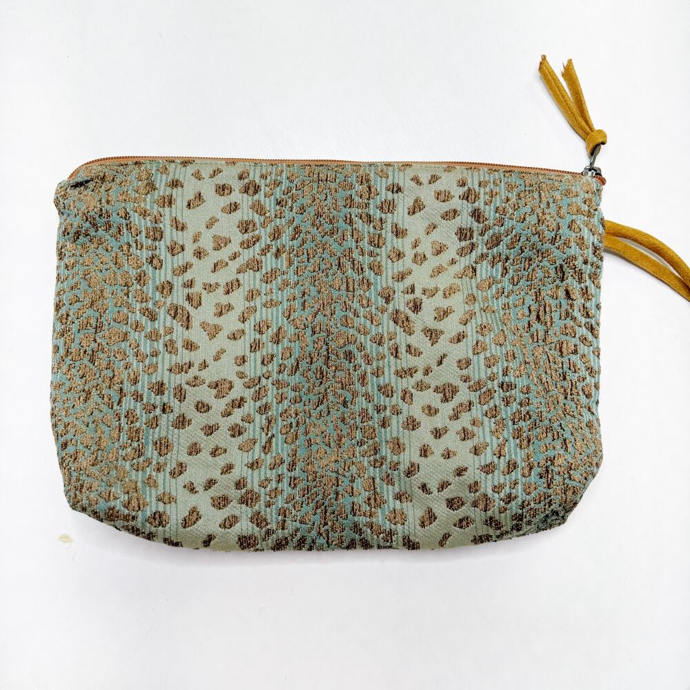 ATENTI Tapestry Grand Pouch - Picture 2 of 4